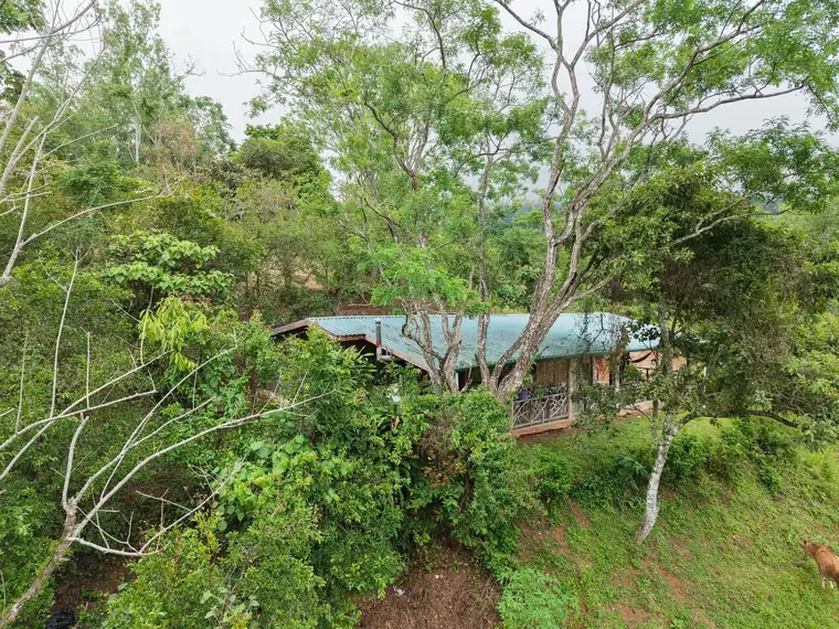 Property and cabin-style home at La Legüita, Puriscal, Costa Rica
