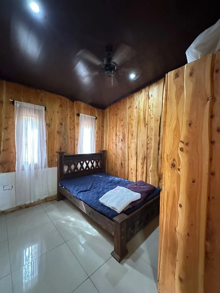 Property and cabin-style home at La Legüita, Puriscal, Costa Rica